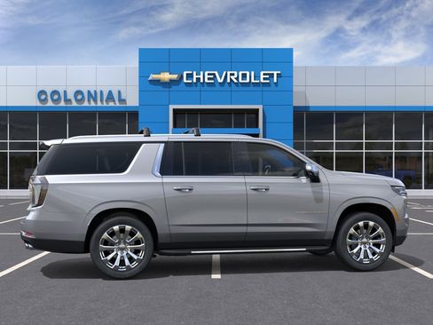 New 2026 Chevrolet Suburban Premier AWD/4WD image 5