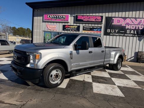 Used 2022 Ford F350 XL image 2