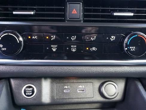 Used 2021 Nissan Rogue S FWD image 17
