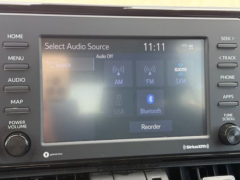 Used 2021 Toyota RAV4 XLE Premium image 9