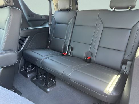Used 2021 Chevrolet Tahoe LT w/ LT Signature Package AWD/4WD image 18