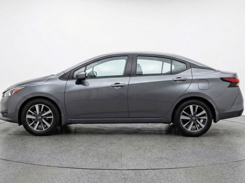 Used 2025 Nissan Versa SV FWD image 5