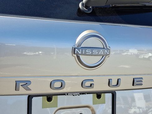 New 2026 Nissan Rogue Platinum w/ Platinum Premium Package image 6
