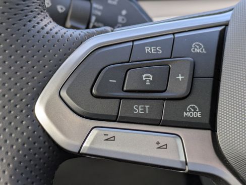 New 2026 Volkswagen Tiguan SE R-Line FWD image 27
