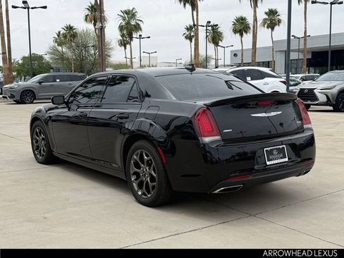 Used 2017 Chrysler 300 S w/ 300S Premium Group AWD/4WD image 4