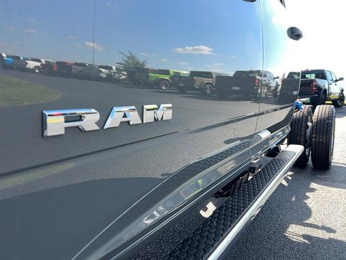 New 2026 RAM 4500 4x4 Crew Cab DRW image 14