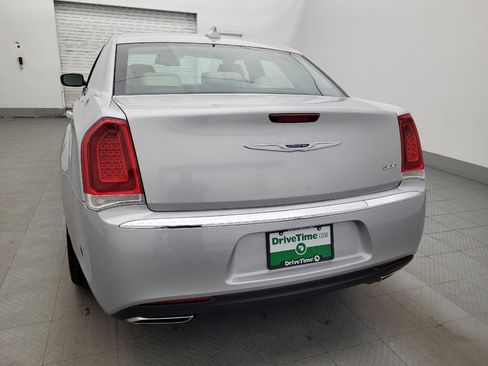 Used 2019 Chrysler 300 Touring L w/ Quick Order Package 22F RWD image 6