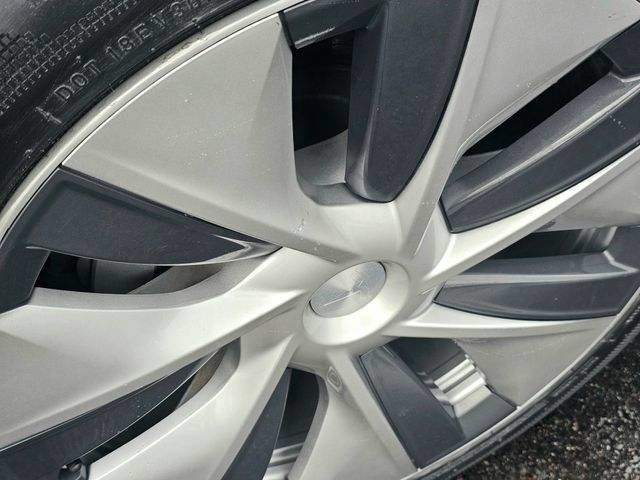Used 2021 Tesla Model Y Long Range AWD/4WD image 6