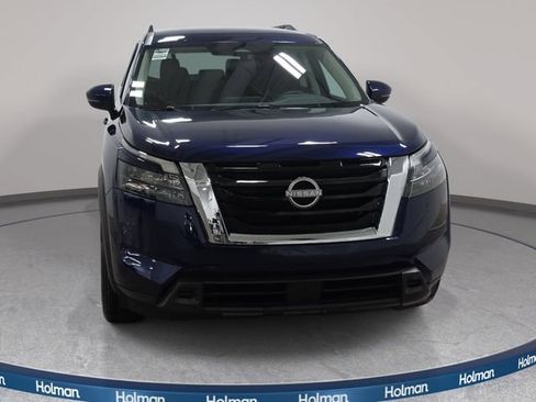 Used 2025 Nissan Pathfinder SV AWD/4WD image 3