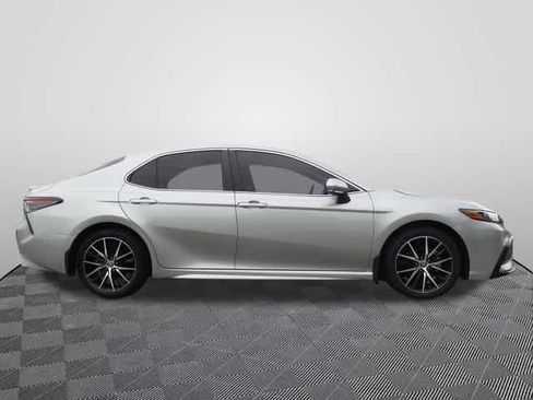 Used 2024 Toyota Camry SE w/ Cold Weather Package FWD image 4