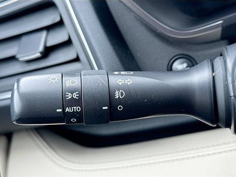 Used 2023 Subaru Ascent Limited w/ Technology Package AWD/4WD image 12
