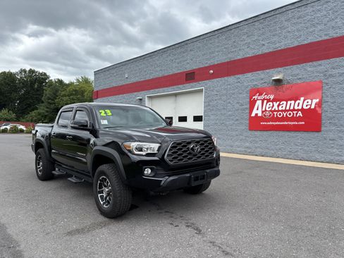 Used 2023 Toyota Tacoma TRD Off-Road w/ Technology Package AWD/4WD image 1