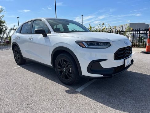 Certified 2026 Honda HR-V Sport image 3