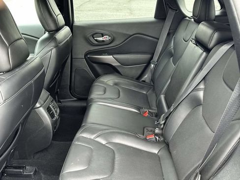 Used 2021 Jeep Cherokee Limited AWD/4WD image 12