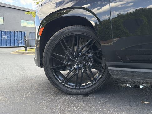 Used 2023 Cadillac Escalade Sport Platinum w/ LPO, ONYX Package AWD/4WD image 16