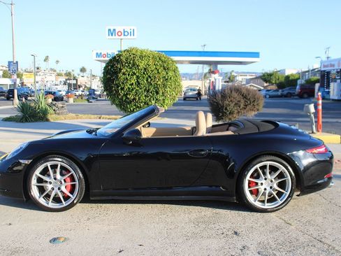 Used 2014 Porsche 911 Carrera 4S AWD/4WD image 2