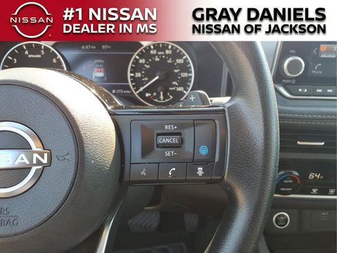 Used 2023 Nissan Rogue SV FWD image 14