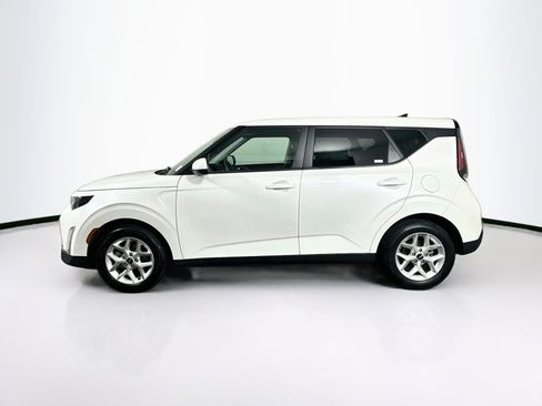 Used 2025 Kia Soul LX w/ LX Technology Package FWD image 4