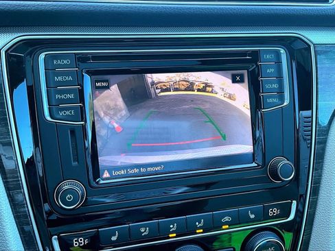 Used 2018 Volkswagen Passat 2.0T SE image 29