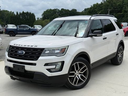 Used 2017 Ford Explorer Sport w/ Equipment Group 401A AWD/4WD image 1