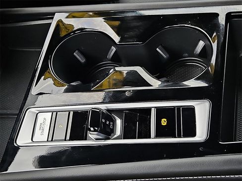 Used 2024 Volkswagen Atlas Cross Sport SE image 26