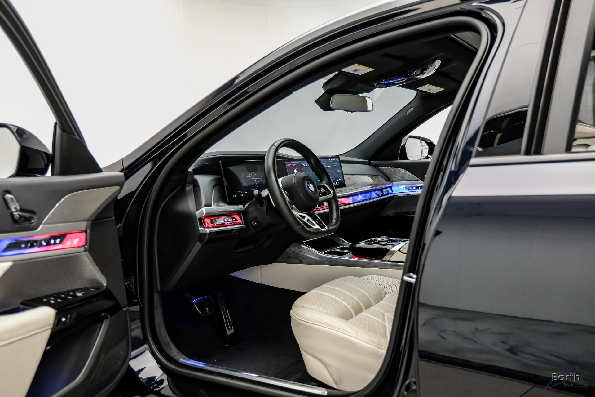 Used 2025 BMW i7 xDrive60 AWD/4WD image 35