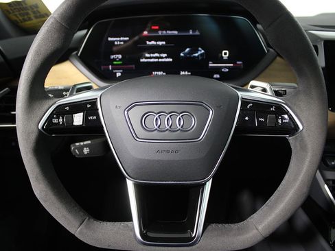 Used 2023 Audi e-tron GT Premium Plus image 19