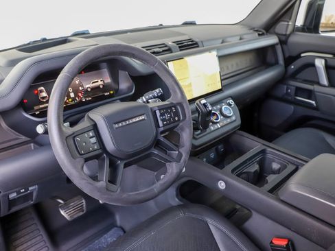 Used 2024 Land Rover Defender 110 V8 image 9