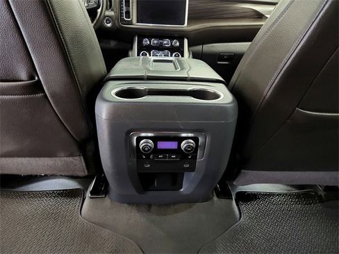 Used 2023 GMC Yukon Denali image 35