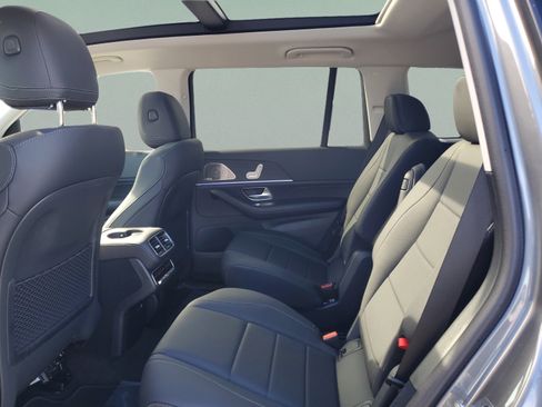 Certified 2026 Mercedes-Benz GLS 450 4MATIC image 9