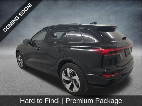 Used 2025 Audi Q6 e-tron Premium w/ Convenience Package image 3