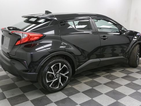 Used 2018 Toyota C-HR XLE FWD image 8