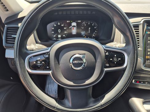 Used 2021 Volvo XC90 T5 Momentum w/ Climate Package AWD/4WD image 19