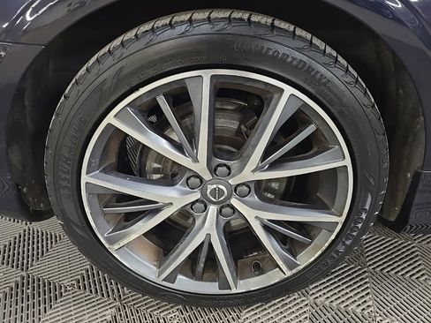 Used 2019 Volvo S90 T6 Momentum image 14