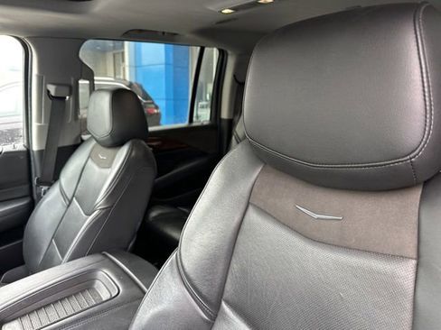 Used 2020 Cadillac Escalade ESV Luxury image 6