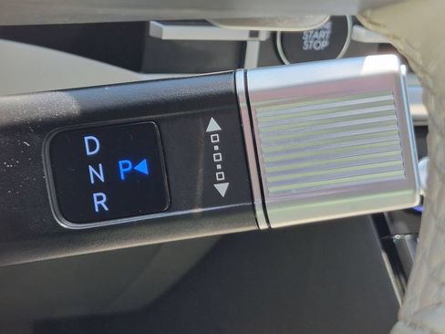 Used 2025 Hyundai Santa Fe SEL FWD image 19