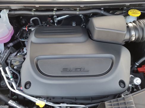 New 2026 Chrysler Pacifica Select image 17