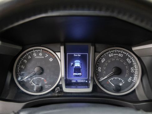 Used 2018 Toyota Tacoma SR5 image 17