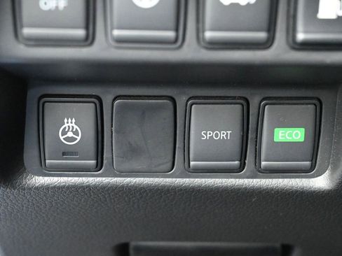 Used 2019 Nissan Rogue SL w/ Premium Package image 17