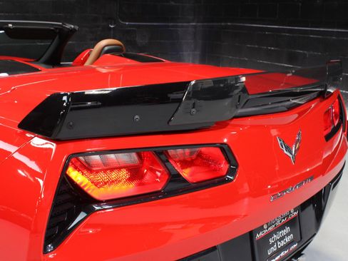 Used 2019 Chevrolet Corvette Stingray Convertible w/ 2LT Preferred Equipment Group image 19