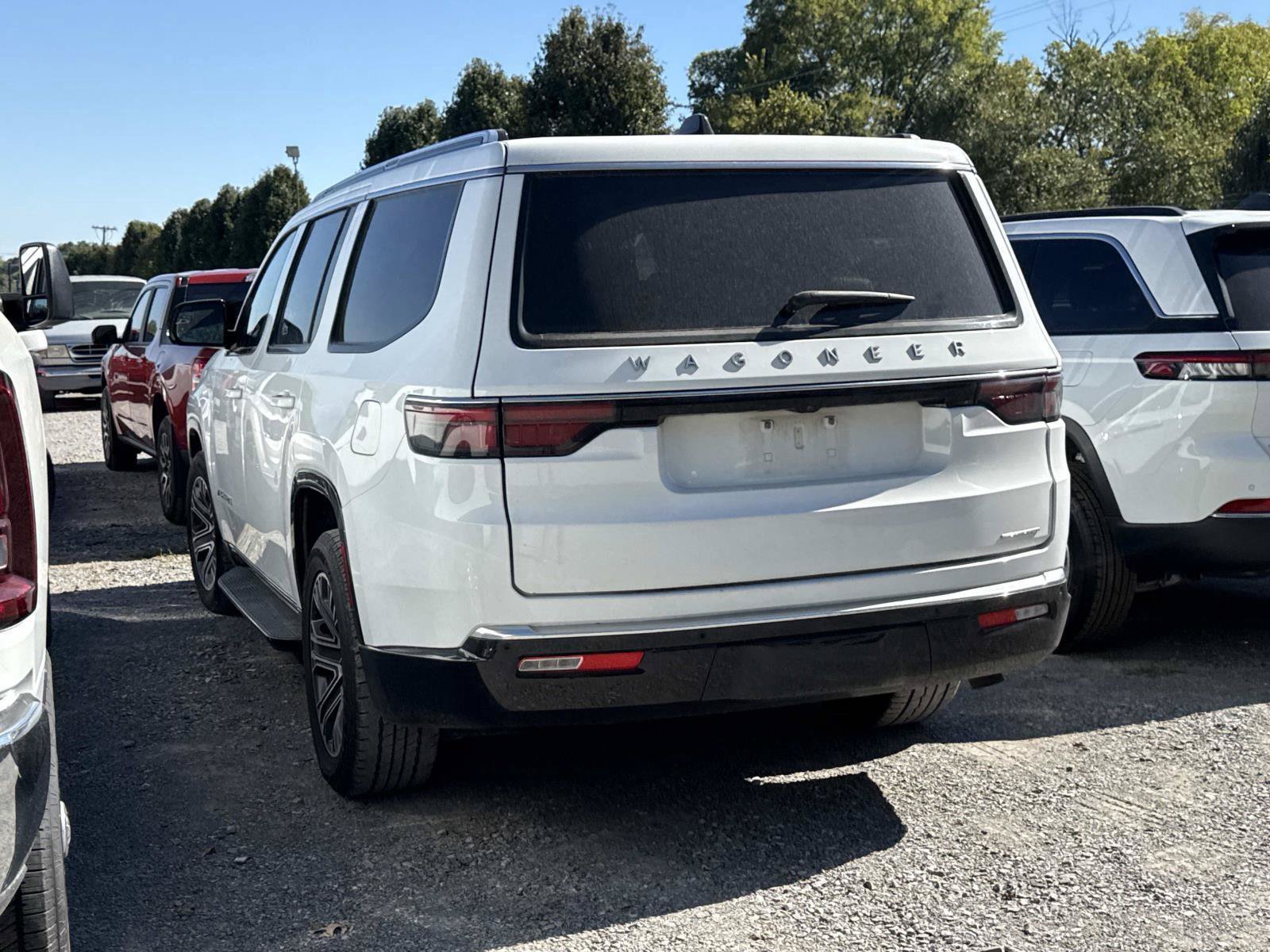 Used 2024 Jeep Wagoneer Series II w/ Flexible Seating Group AWD/4WD image 4