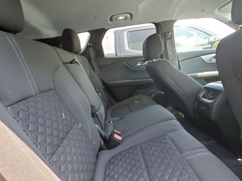 Used 2022 Chevrolet Blazer LT FWD image 6