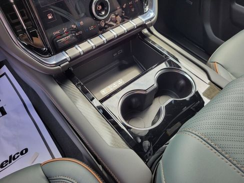 New 2026 GMC Yukon XL AT4 AWD/4WD image 18