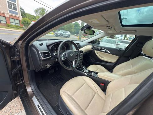 Used 2018 INFINITI QX30 Premium w/ Navigation Package image 10