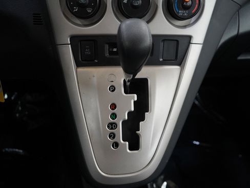 Used 2010 Toyota Matrix S AWD/4WD image 21