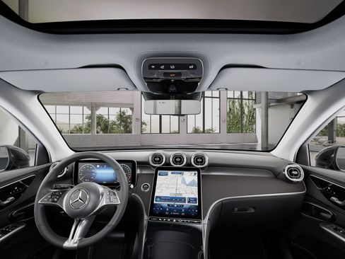 New 2025 Mercedes-Benz GLC 350e 4MATIC image 42