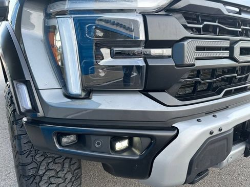 Used 2025 Ford F150 Raptor AWD/4WD image 8