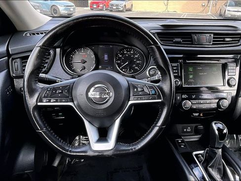 Used 2019 Nissan Rogue SV w/ Premium Package FWD image 7