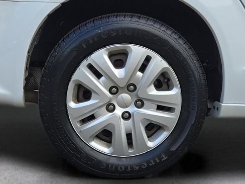Used 2019 Dodge Grand Caravan SE FWD image 10