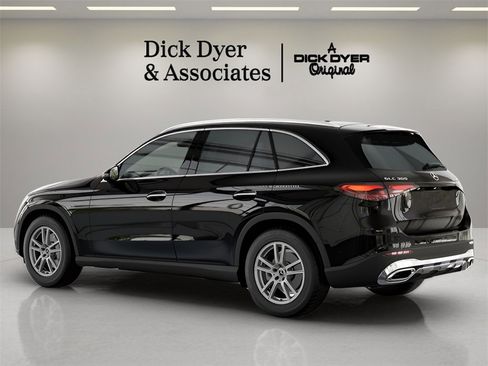 Used 2025 Mercedes-Benz GLC 300 image 19
